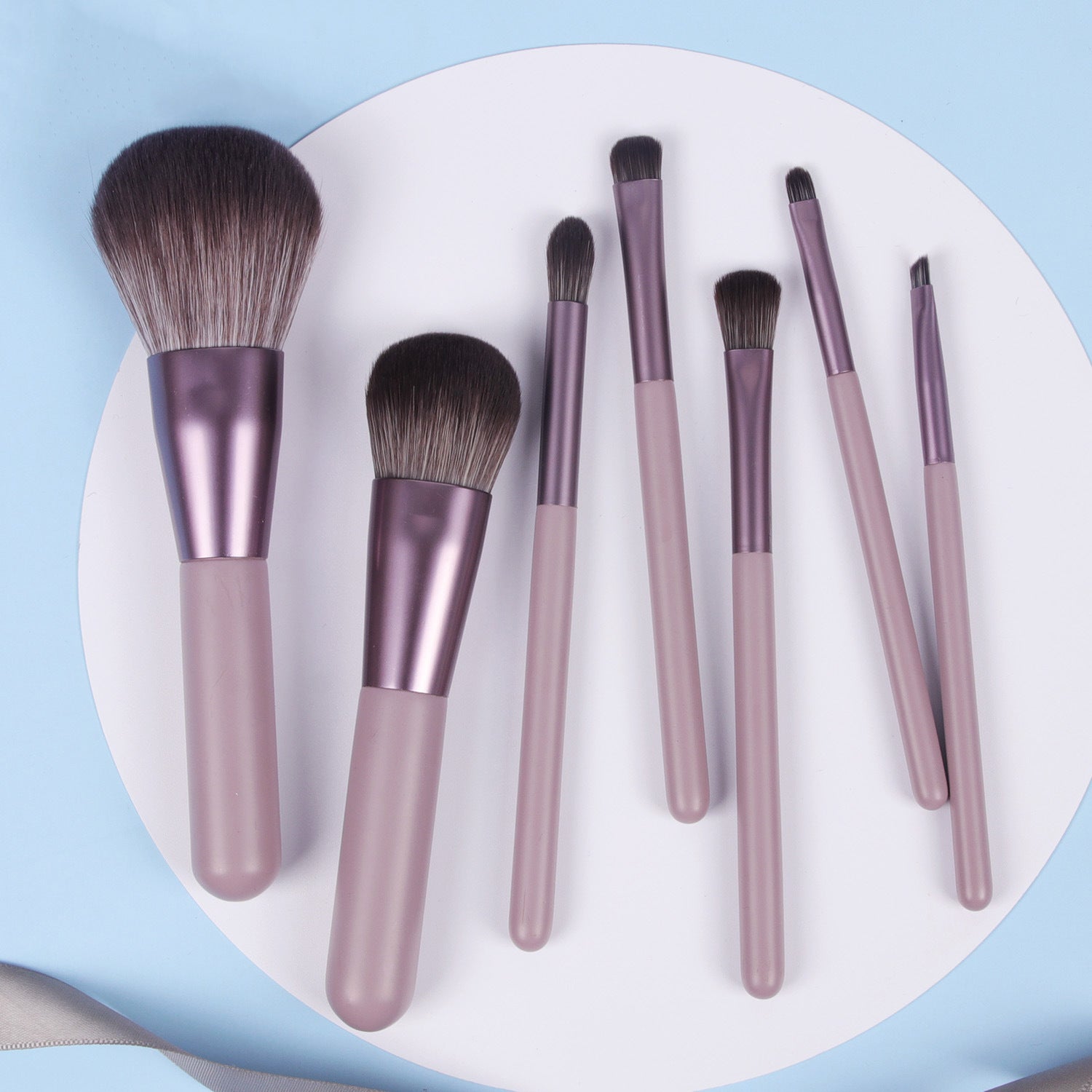 Makeup, Blush, Eyeshadow and Lip Brush Set of 7 Makeup Brushes